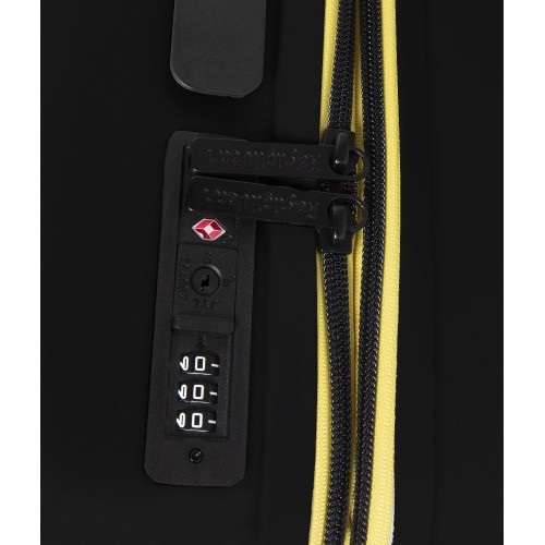 Acquista online J44 Cabin trolley black Valigie Refrigiwear 149,00 € paga con PayPal