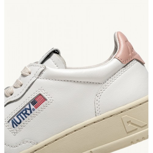 Acquista online sneakers medalist low in pelle bianca e rosa Scarpe Autry 150,00 € paga con PayPal
