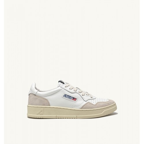 Acquista online Sneakers medalist low in pelle bianca e rosa Scarpe Autry 155,00 € paga con PayPal