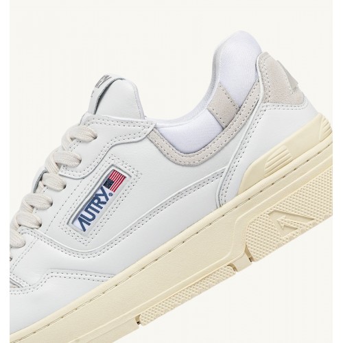 Acquista online Sneakers clc low in pelle bianca e suede Scarpe Autry 170,00 € paga con PayPal